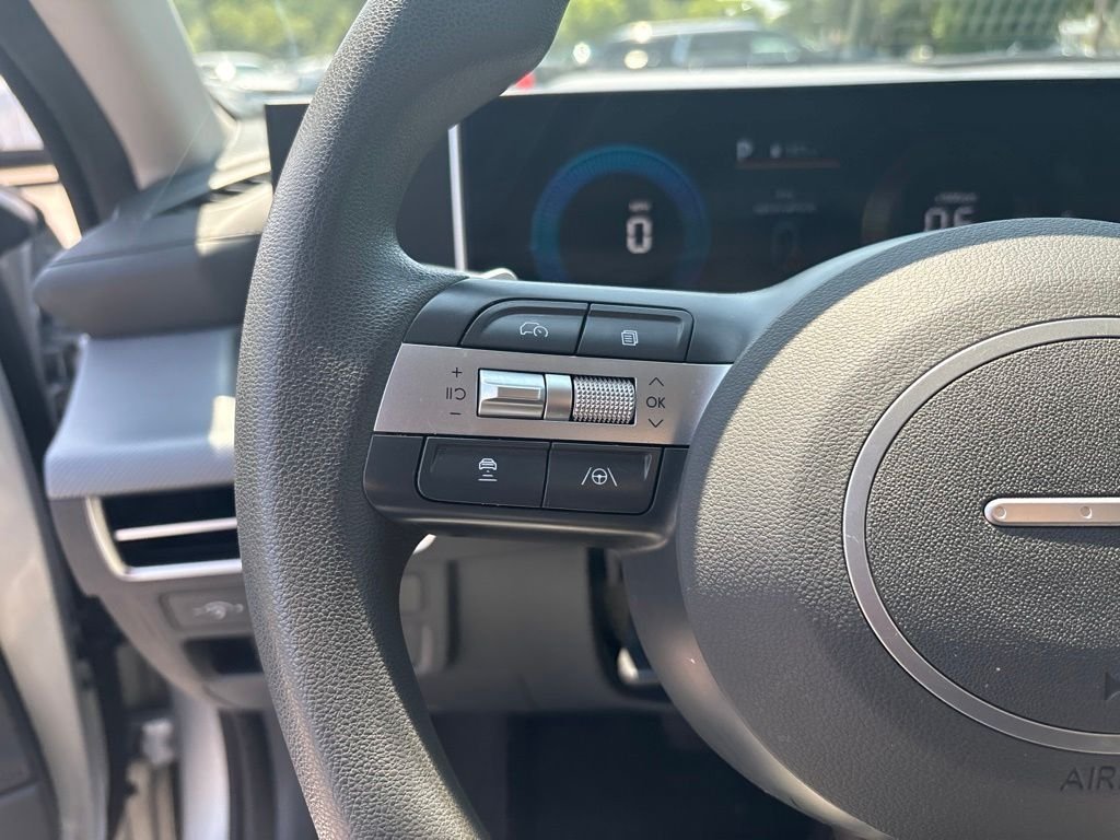 Used 2025 Silver Hyundai SEL image 22