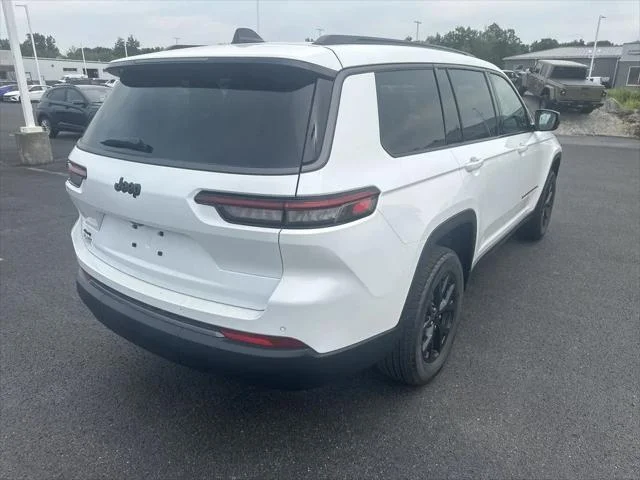 New 2026 Bright White Clear-Coat Exterior Paint Jeep Laredo image 8