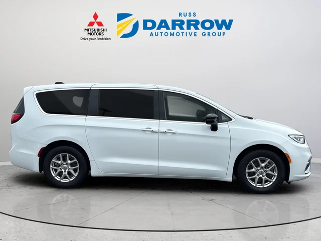 Used 2024 White Chrysler Touring L image 6
