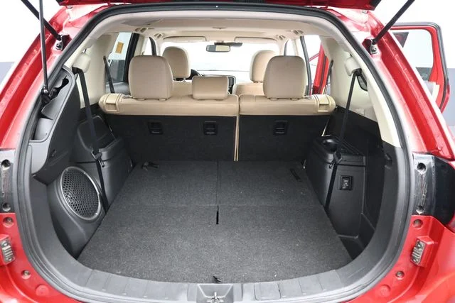 Used 2018 Red Mitsubishi GT image 6