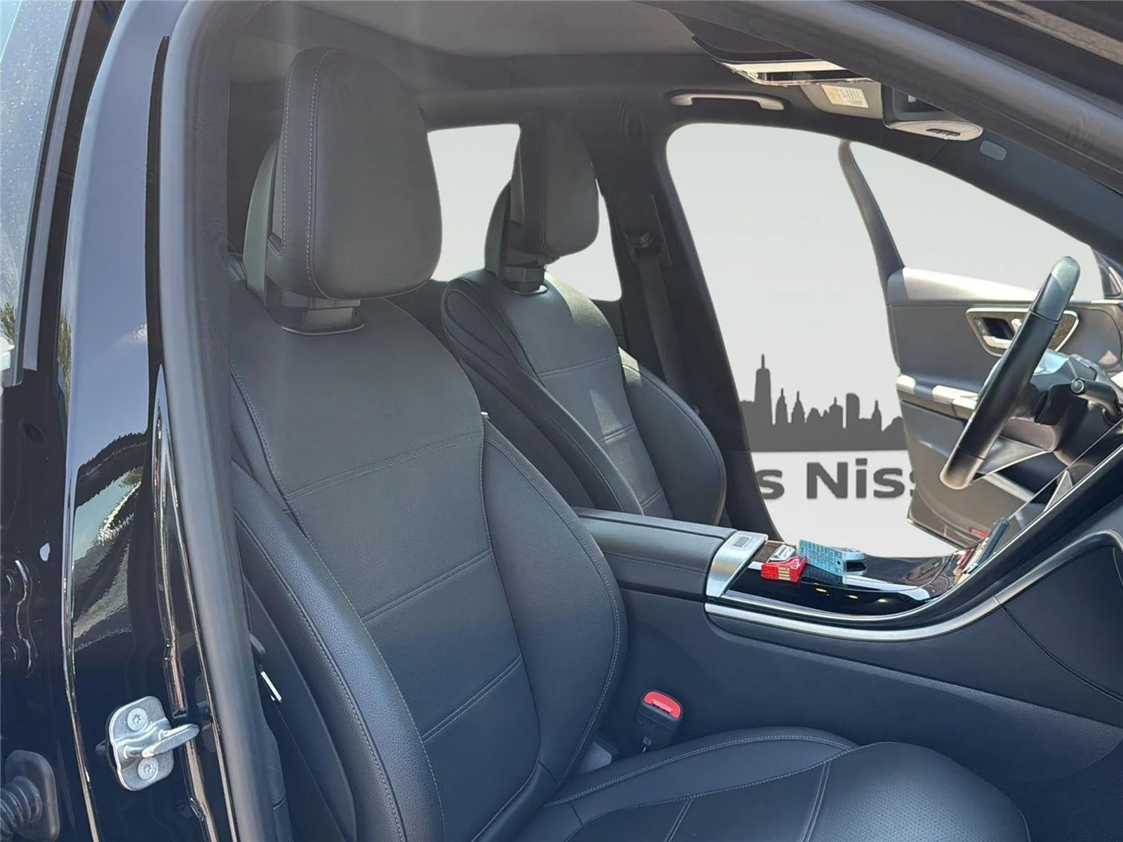 2025 Mercedes-Benz C-Class Sedan C 300 - Photo 34