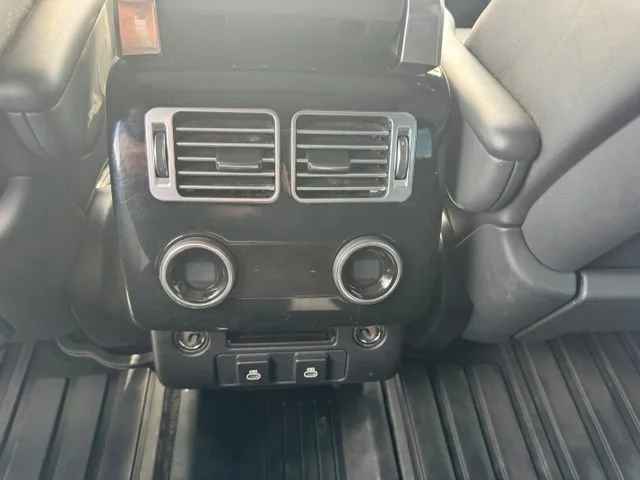 Used 2021 White Land Rover Westminster image 17