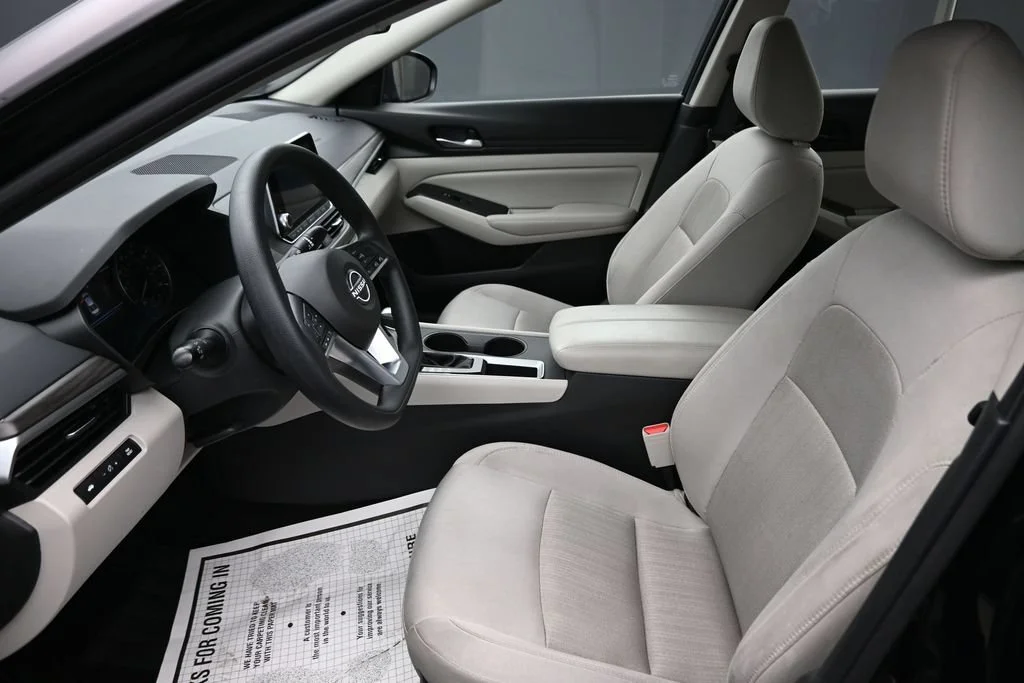 Used 2025 Black Nissan 2.5 SV image 11