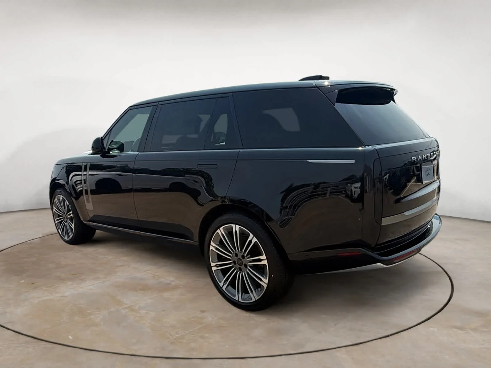 New 2026 Santorini Black Land Rover SE image 3