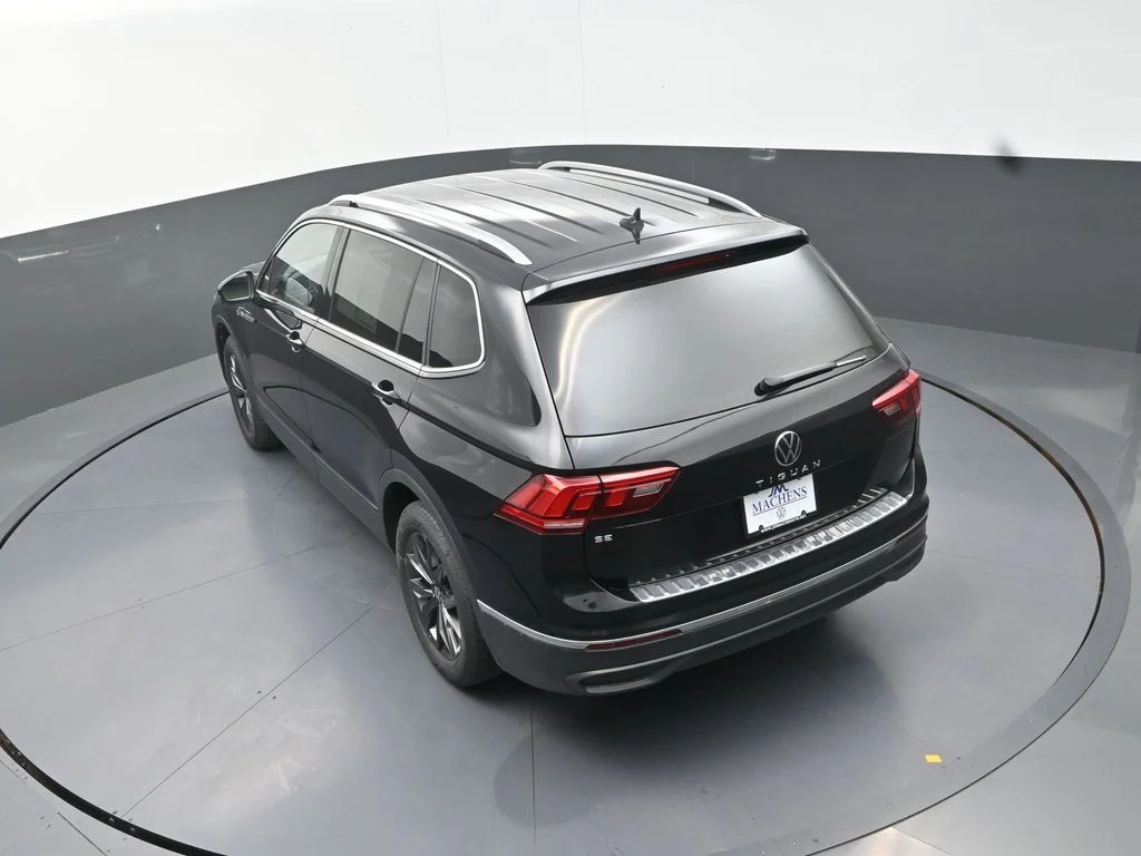 Used 2023 Black Volkswagen 2.0T SE image 17