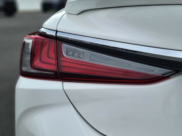 Used 2021 White Lexus 350 image 11