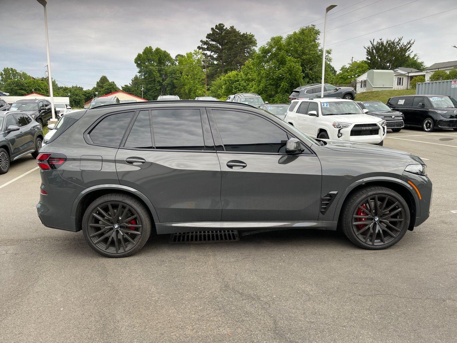 Used 2026 Dravit Grey Metallic BMW xDrive40i image 6