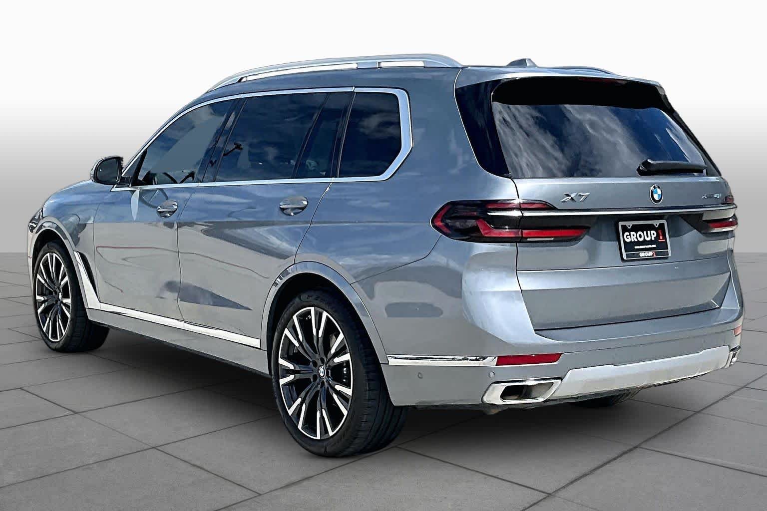 Used 2024 Skyscraper Grey Metallic BMW xDrive40i image 11