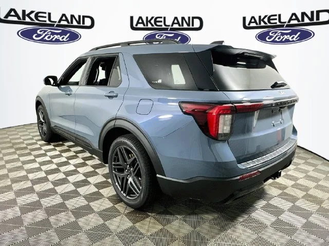 New 2027 Blue Ford ST-Line image 5
