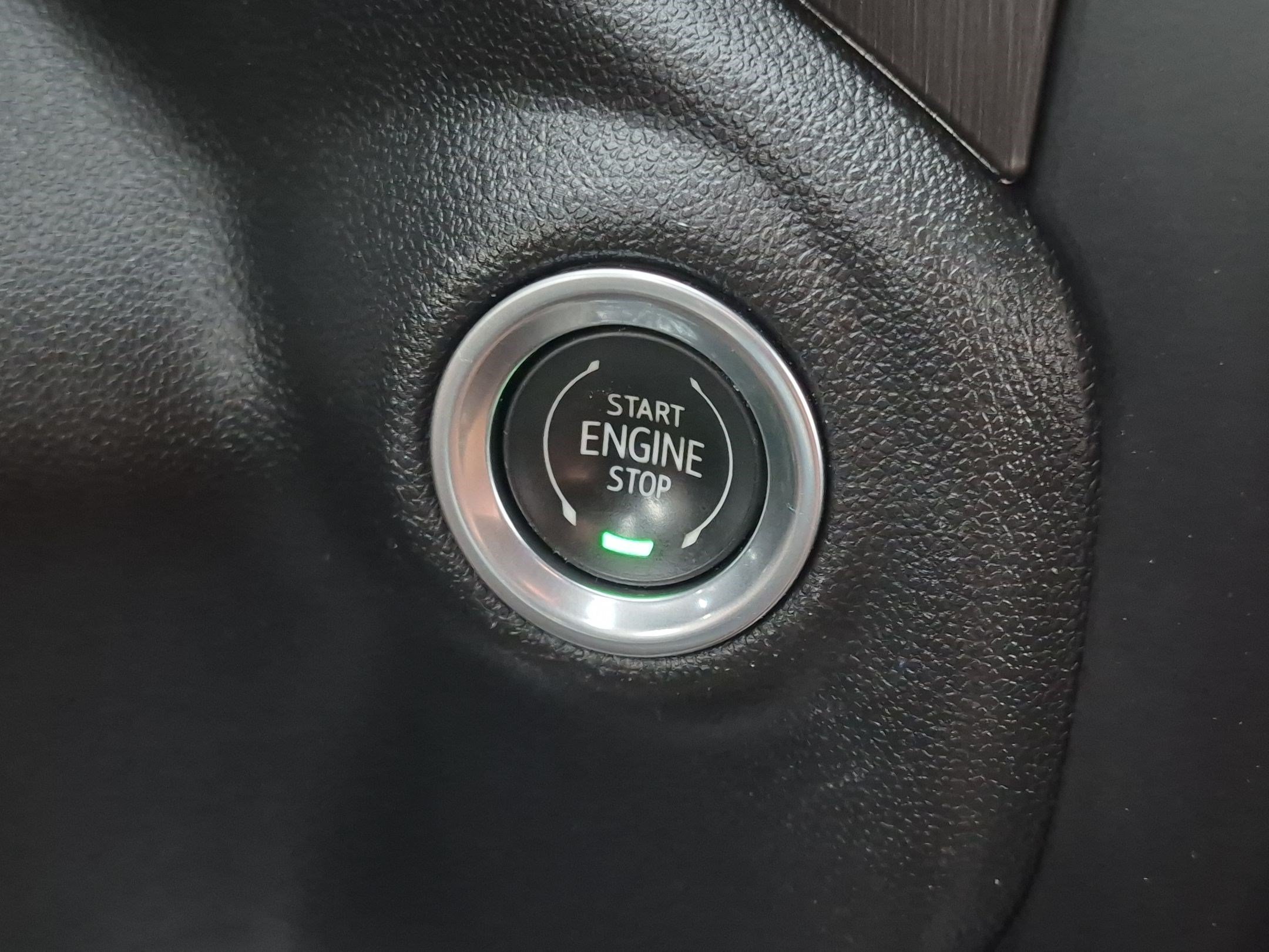 Used 2022 Summit White GMC AT4 image 20