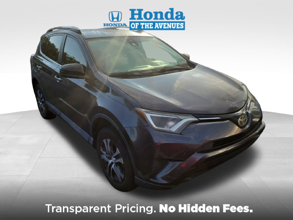 2018 Toyota RAV4 LE FWD photo