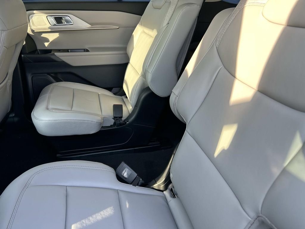 New 2026 Vapor Blue Ford Active image 13