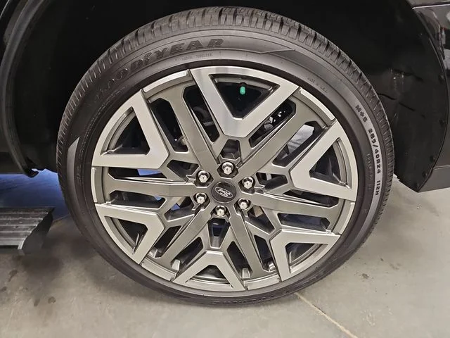 Used 2025 Black Ford Platinum image 29