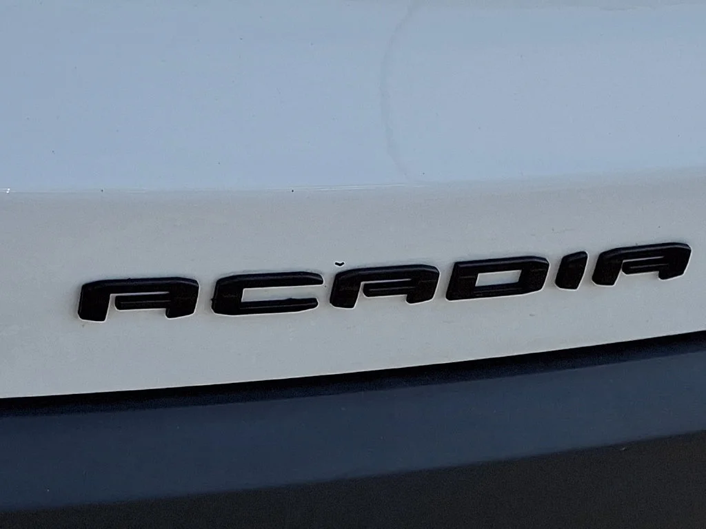 Used 2023 SUMMIT WHITE GMC SLT image 32