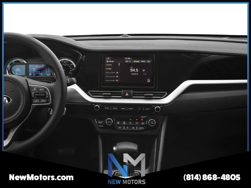 Used 2020 Silky Silver Kia LX image 7
