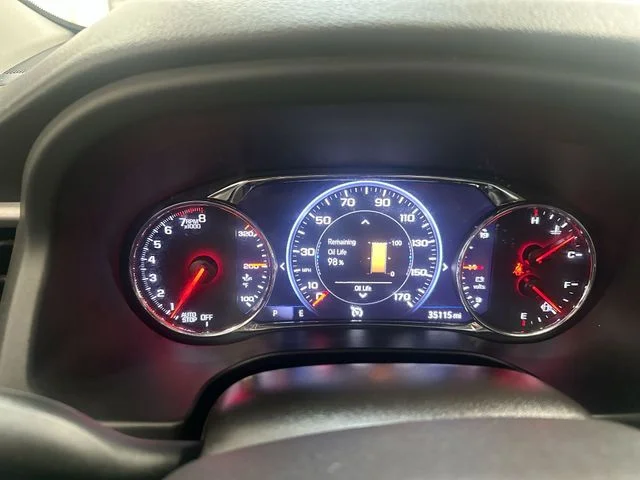 Used 2023 White GMC AT4 image 11