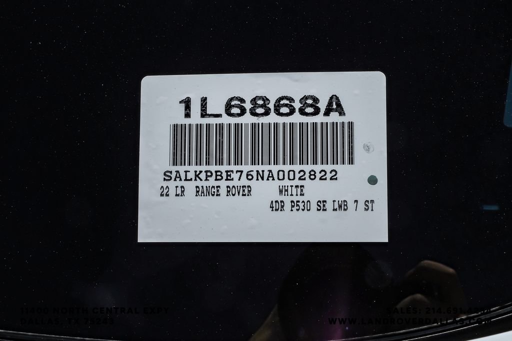 Used 2022 White Land Rover SE image 54