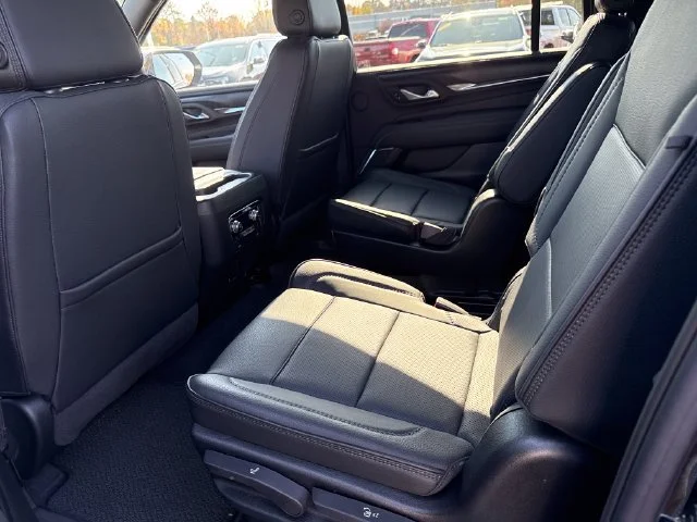 Used 2022 ONYX BLACK GMC Denali image 30