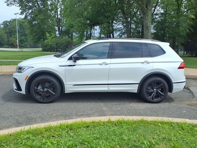 Certified Used 2024 White Volkswagen 2.0T SE R-Line Black image 3