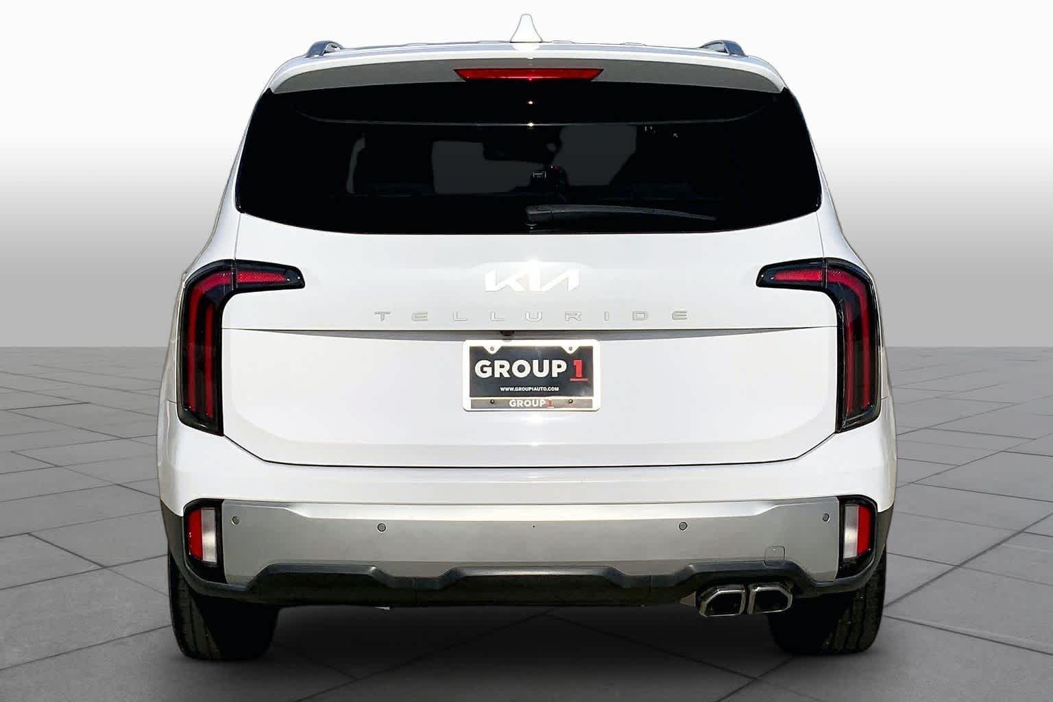Used 2024 Glacial White Pearl Kia EX image 5