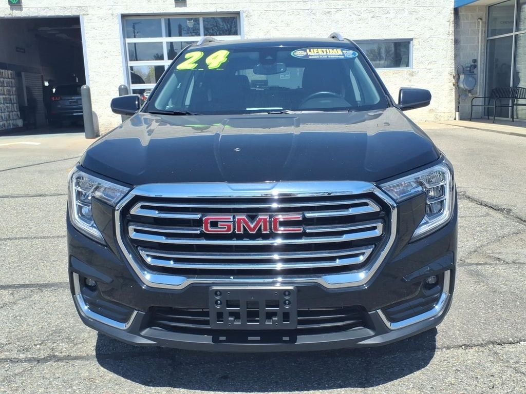 Used 2024 Black GMC SLT image 2
