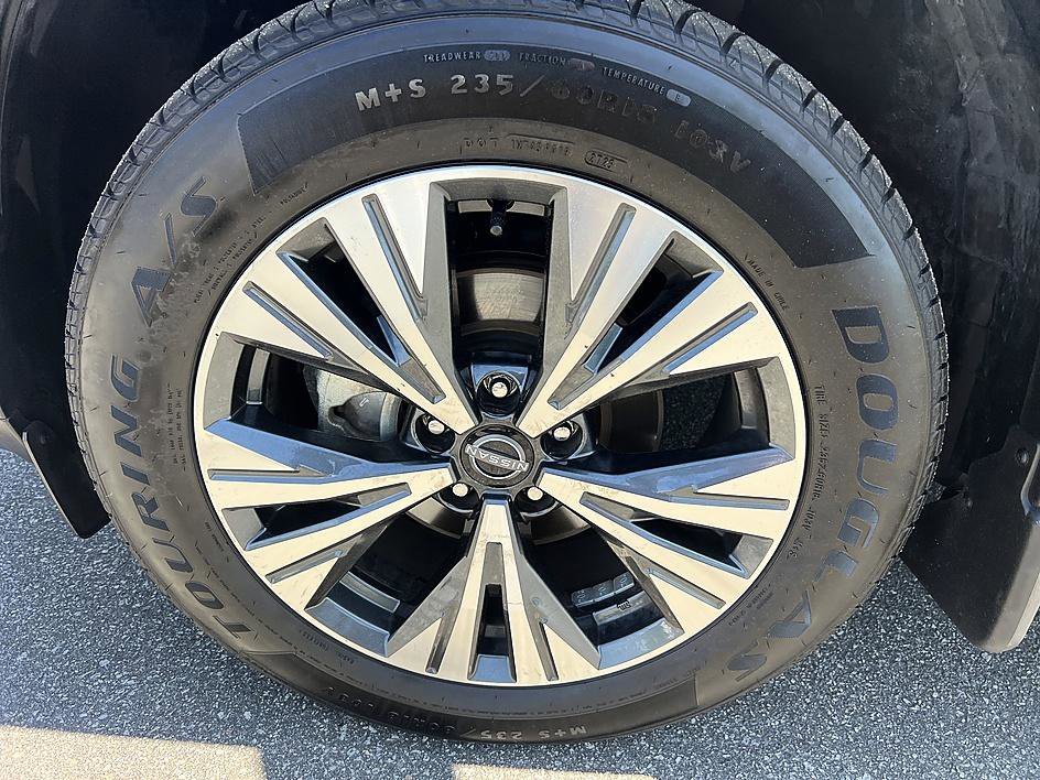 Used 2023 Gun Metallic Nissan SV image 9