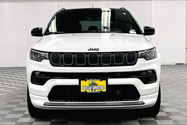 Used 2023 Bright White Clearcoat Jeep Limited image 4
