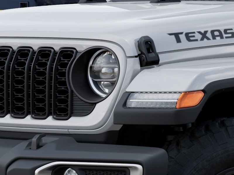 New 2026 Bright White Clear-Coat Exterior Paint Jeep  image 6