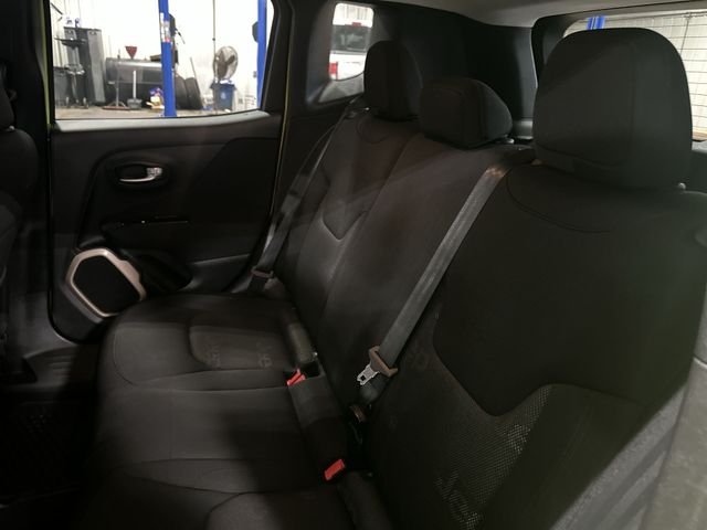 Used 2017 Hypergreen Clearcoat Jeep Latitude image 30