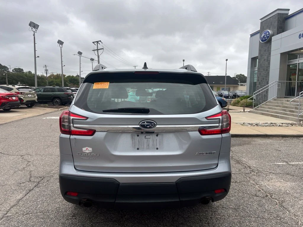 Used 2023 Silver Subaru Base image 5