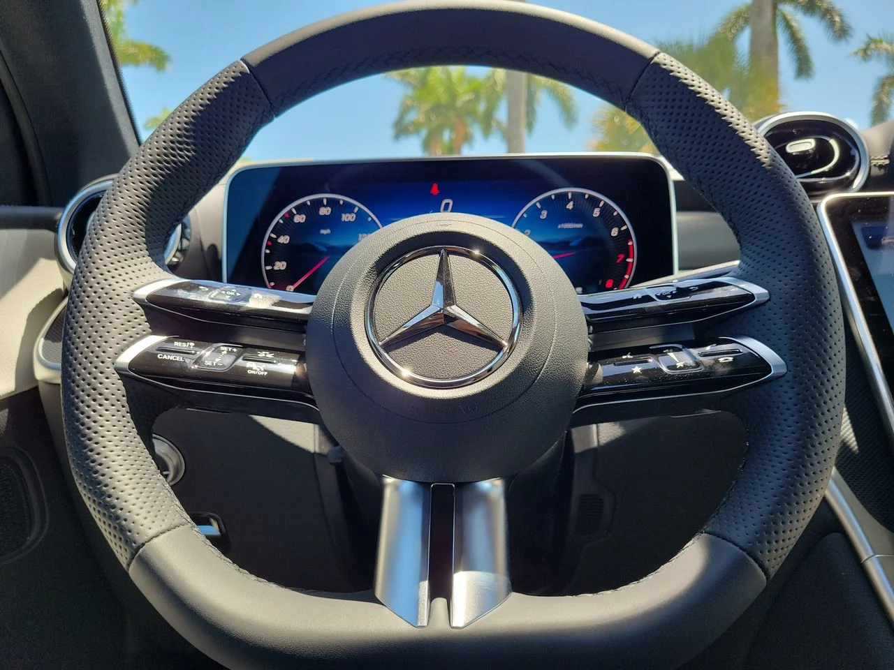 New 2027 Graphite Grey Metallic Mercedes-Benz GLC 300 image 28