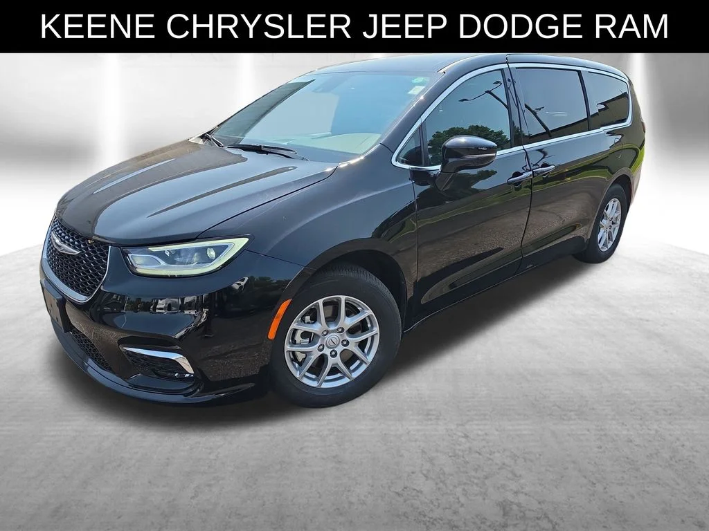 2026 Chrysler Pacifica Select's photo