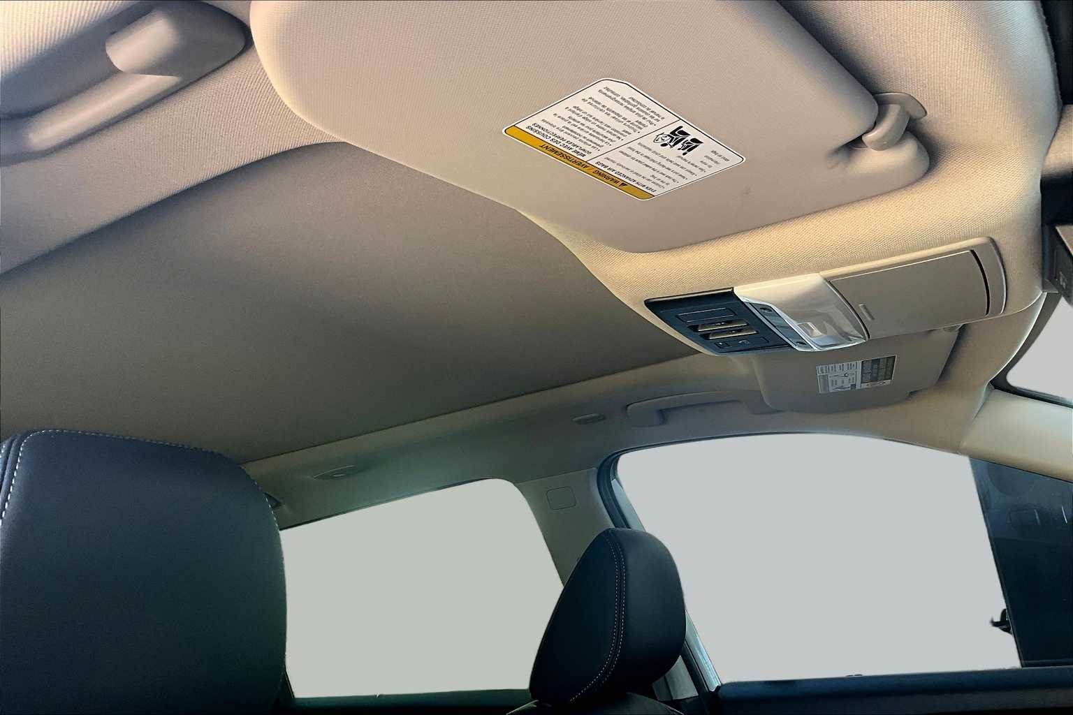 Used 2025 Everest White Pearl Nissan Platinum image 14