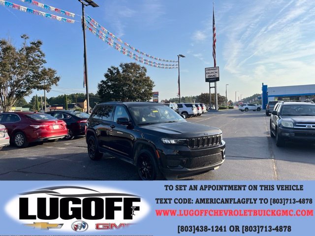 Used 2025 Black Jeep Altitude image 1