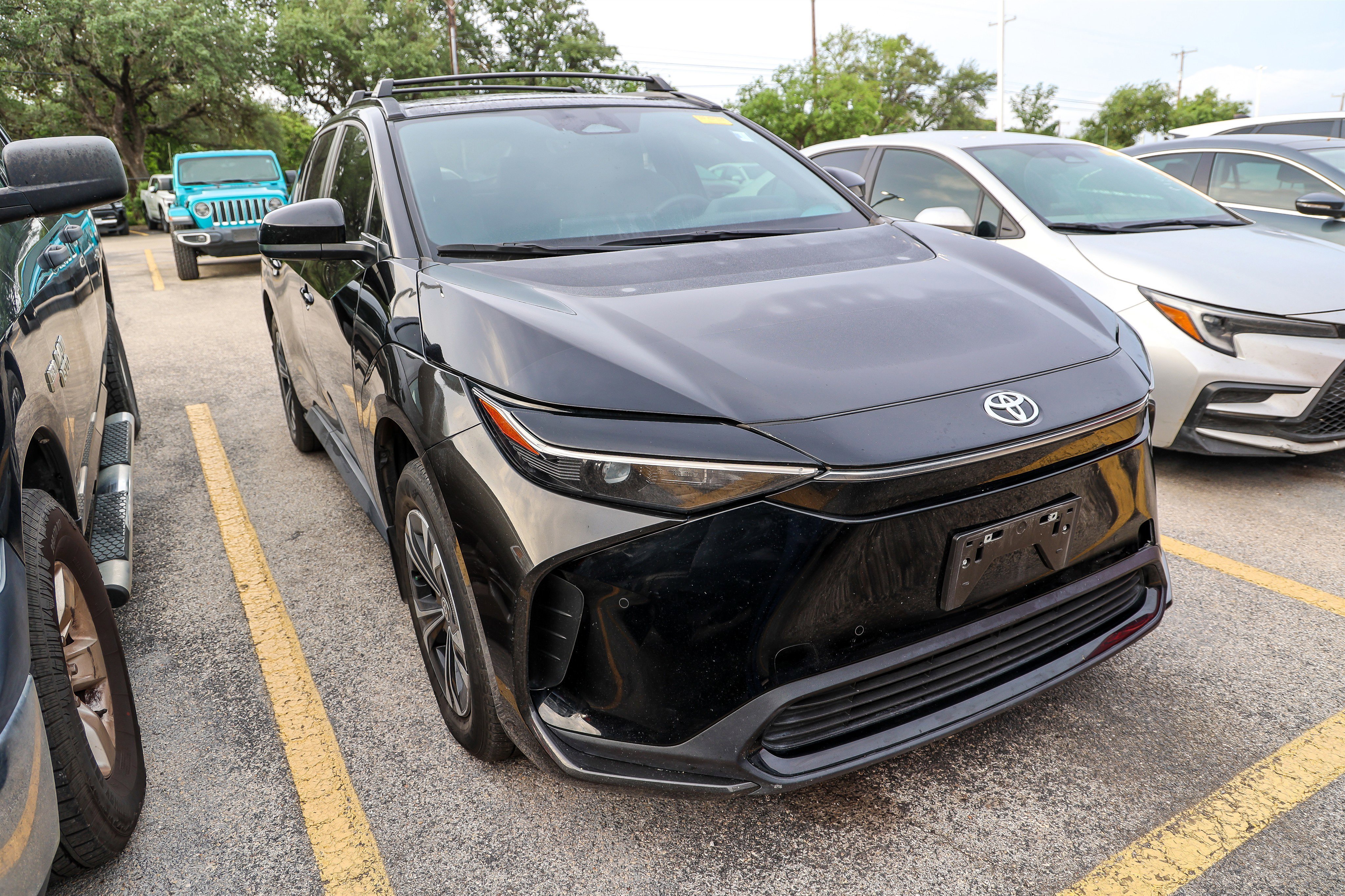 Used 2024 Black Toyota XLE image 3
