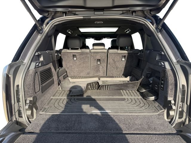 Used 2024 Gray Land Rover SE image 18
