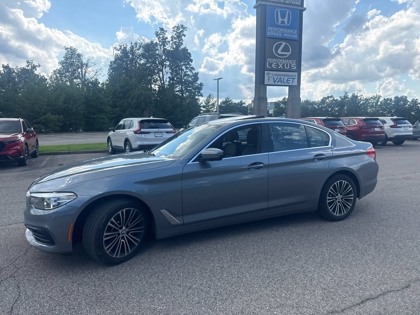 Used 2019 Bluestone Metallic BMW 530i xDrive image 13