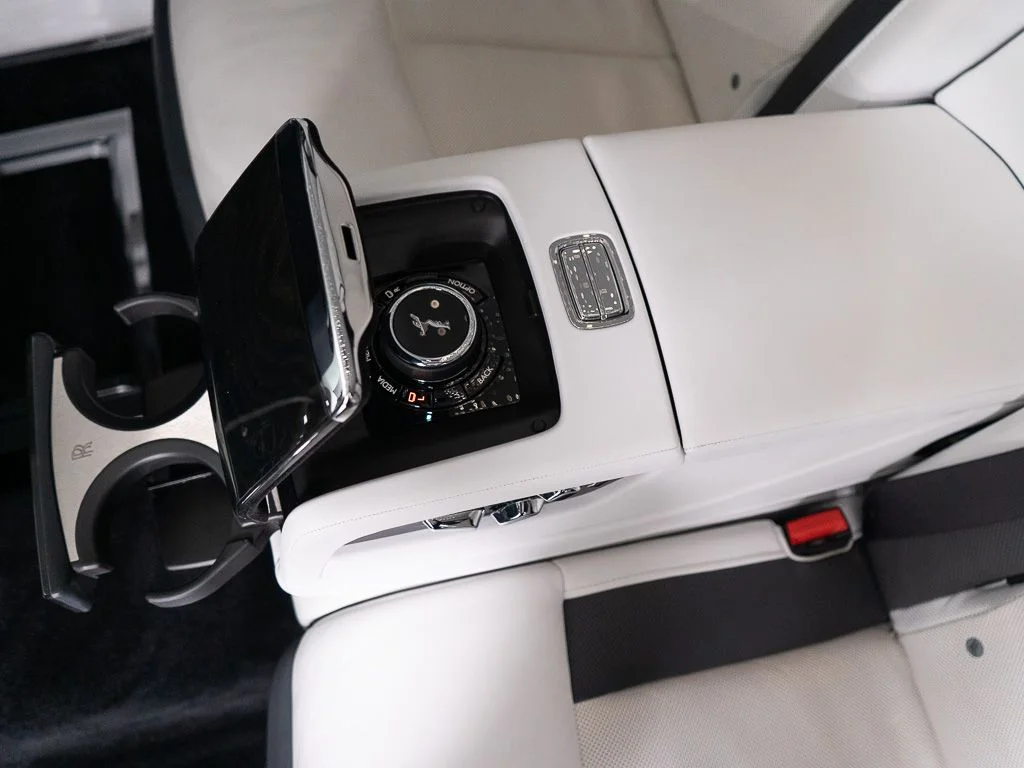 Certified Used 2023 Bespoke Crystal over Arctic White Rolls-Royce  image 29