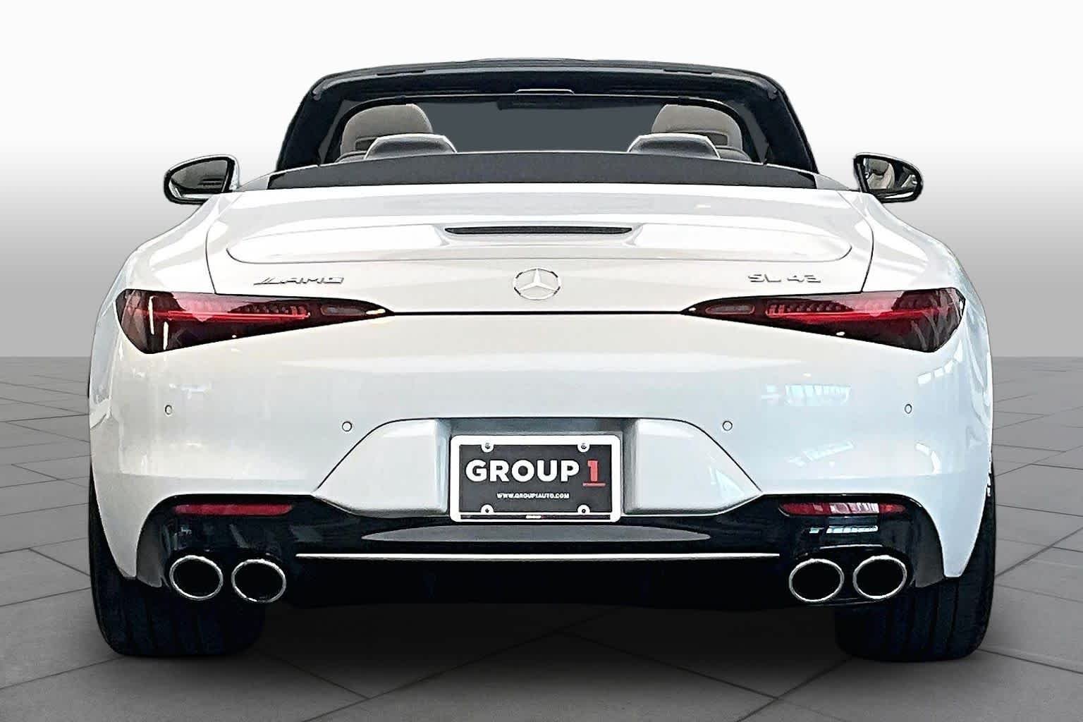Used 2023 MANUFAKTUR Moonlight White Metallic Mercedes-Benz AMG® SL 43 image 5