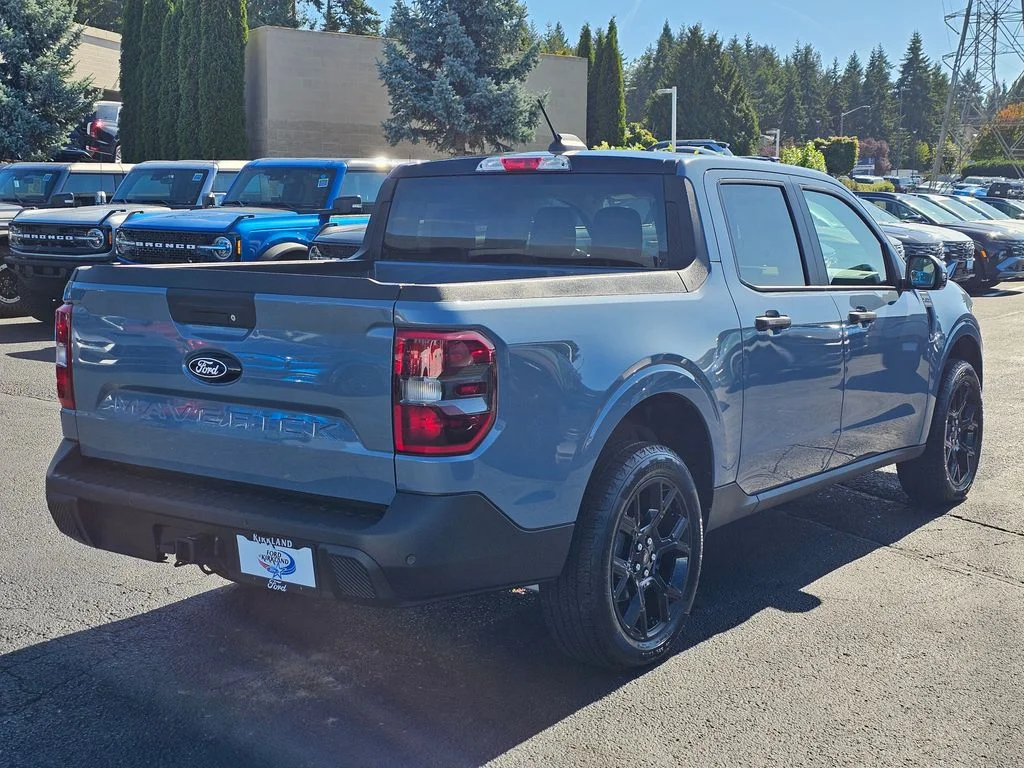 New 2025 Azure Gray Metallic Tri-Coat Ford XLT image 7
