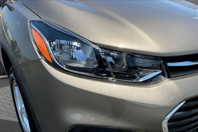 Used 2021 Gray Chevrolet LS image 30