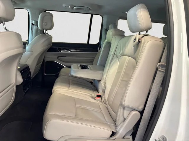 Used 2022 White Jeep Series II image 14