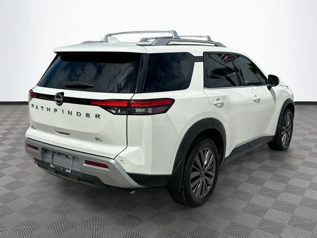 Used 2022 White Nissan SL image 5