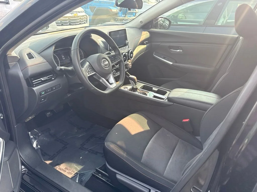 Used 2025 Black Nissan SR image 3