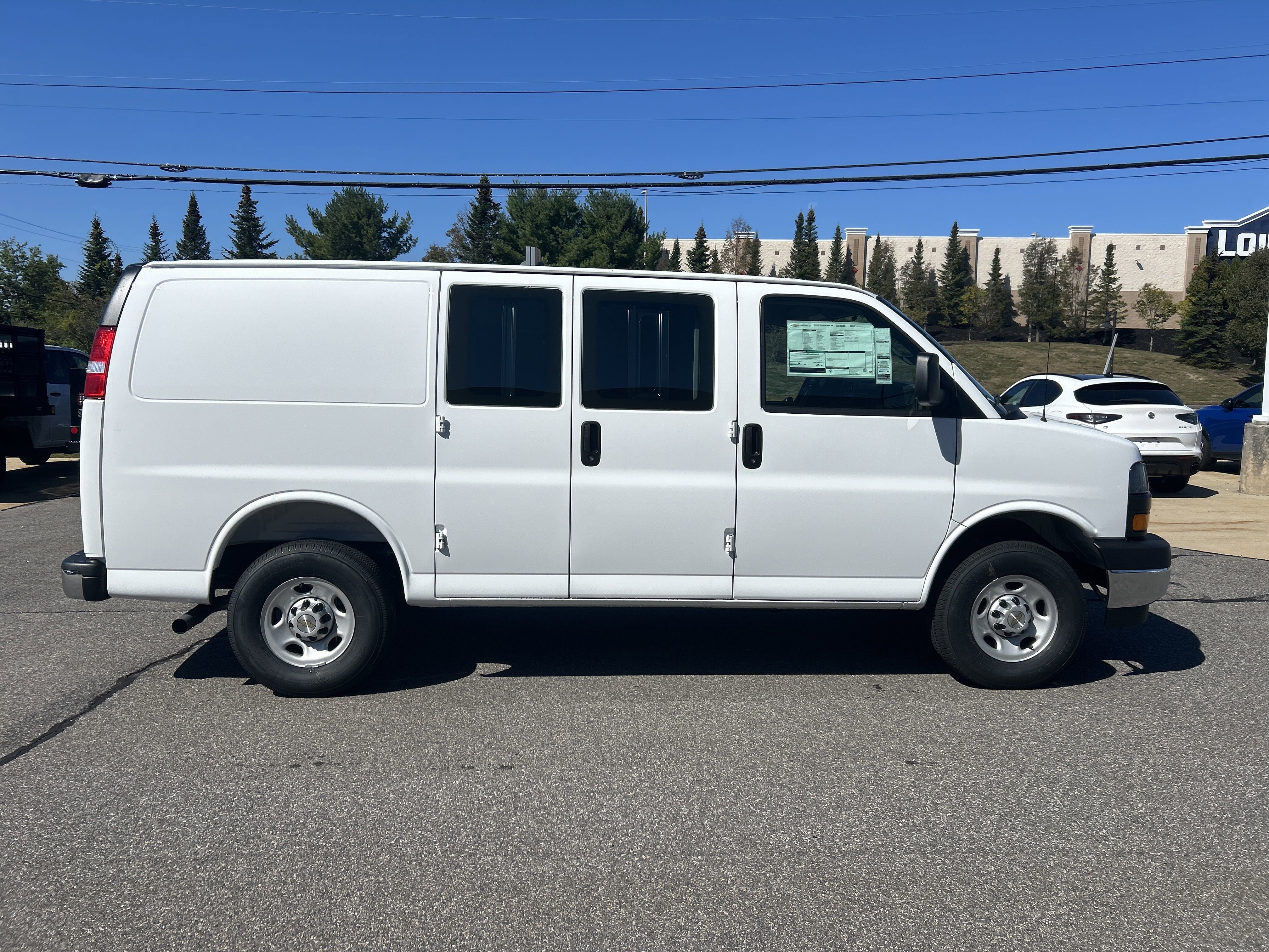 2025 Chevrolet Express Cargo Work Van - Photo 7
