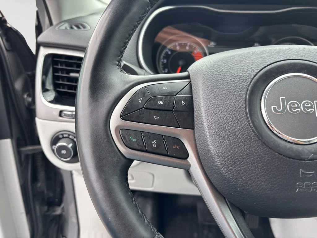 Used 2019 Gray Jeep Limited image 25