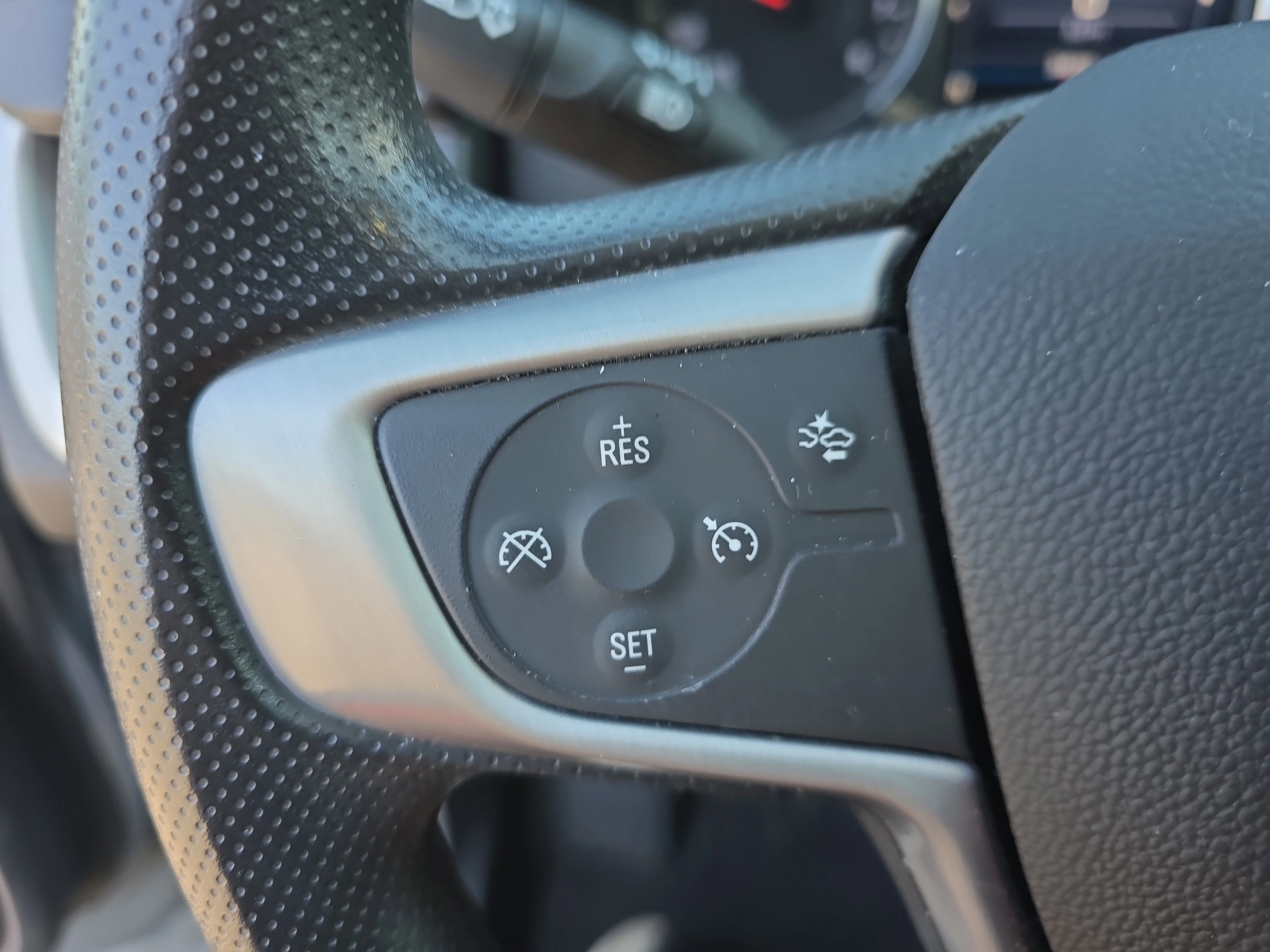 Used 2023 Sterling Metallic GMC SLE image 24