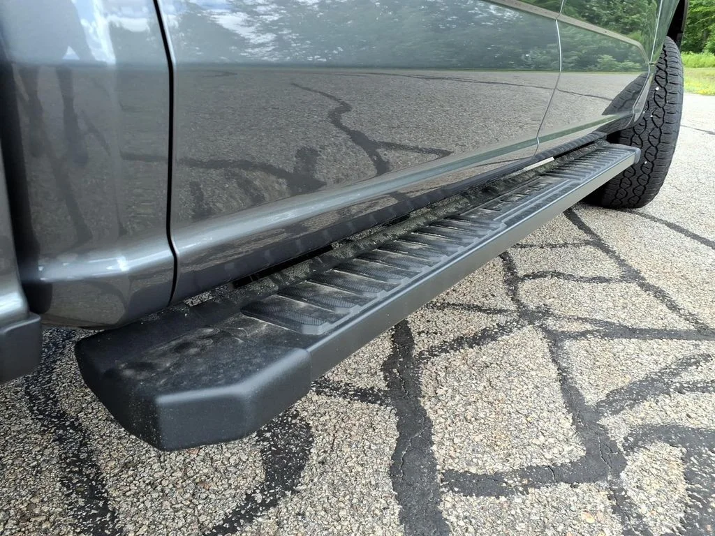 New 2026 Carbonized Gray Metallic Ford XLT image 10