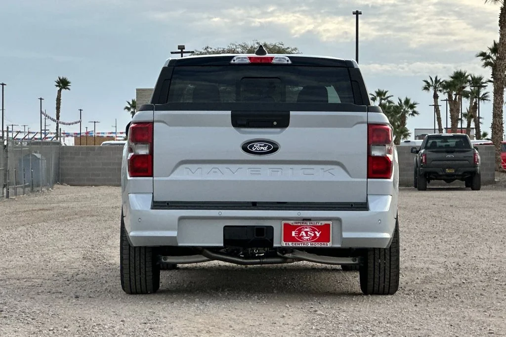 New 2026 Space White Metallic Ford Lobo High image 5