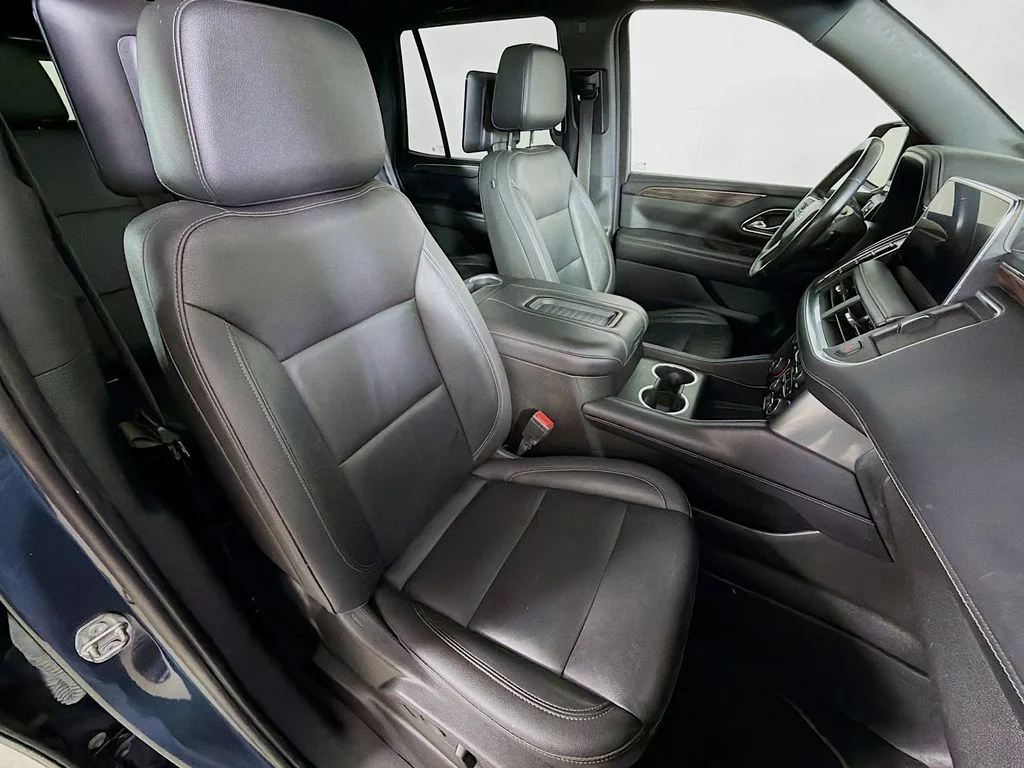 Used 2021 Gray Chevrolet Z71 image 28